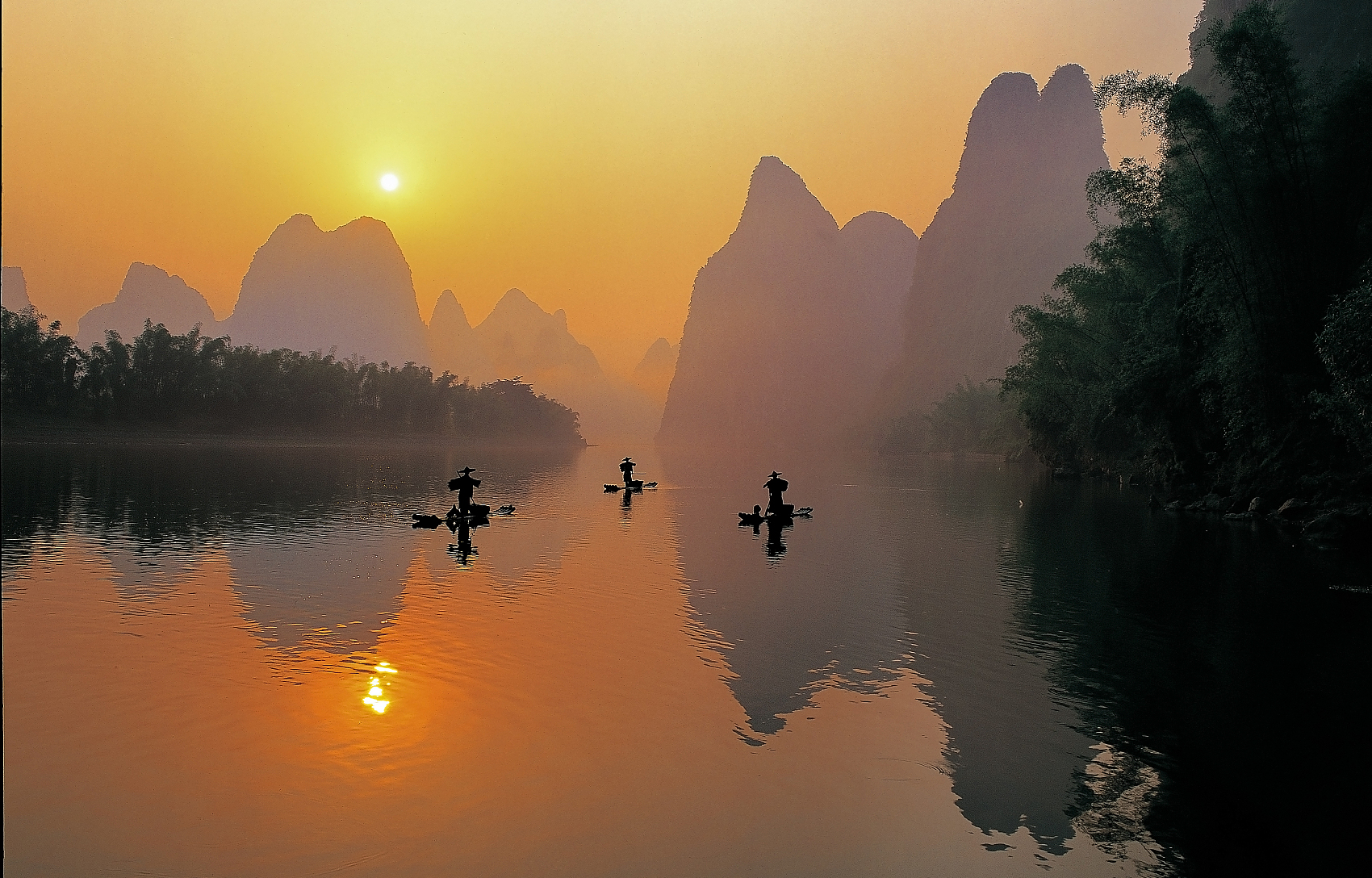 Private enjoyment of essence of Lijiang River
